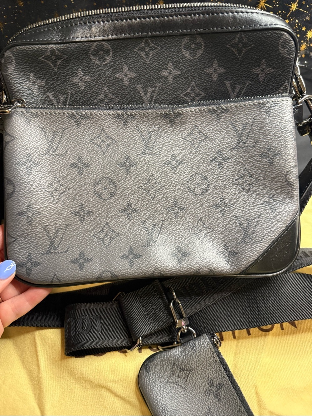 Louis Vuitton Reverse Monogram Eclipse Trio Messenger Bag - Picture 4 of 14